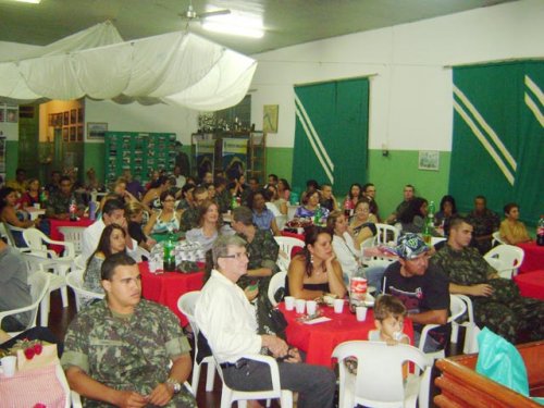 Tiro de Guerra homenageia as mães dos Atiradores