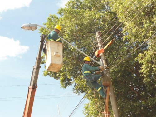 Troca de iluminação atinge 46 postes no Village