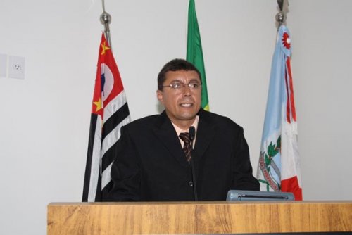 HOMENAGEM: Valmir Francisco de Lima recebe o título de Pai do Ano