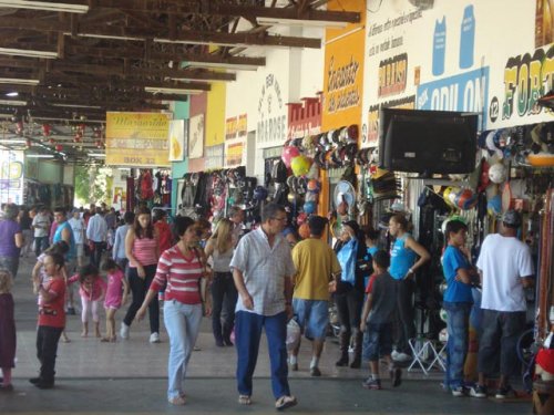 Centro Popular de Compras comemora 3 anos de atividades
