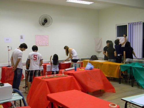Feira de ciências movimenta alunos do Colégio e comunidade