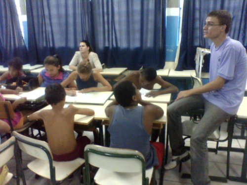 Programa Escola da Família realiza palestra sobre Bullying