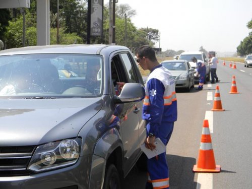 ViaRondon e Polícia Rodoviária fazem campanha de trânsito seguro