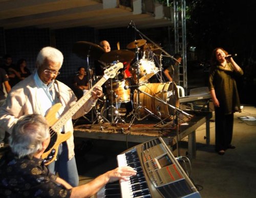Festival de Teatro encerra com grandes espetáculos e show ao vivo na praça
