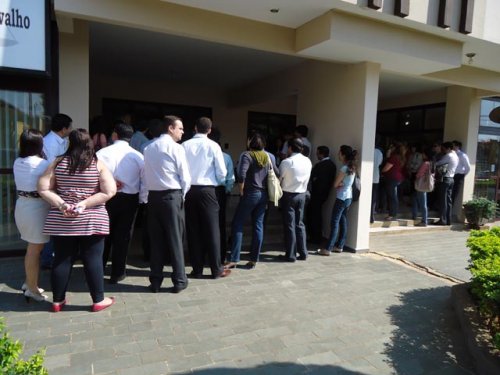 PARADOS: Após assembleia, bancários aderem à greve em Penápolis