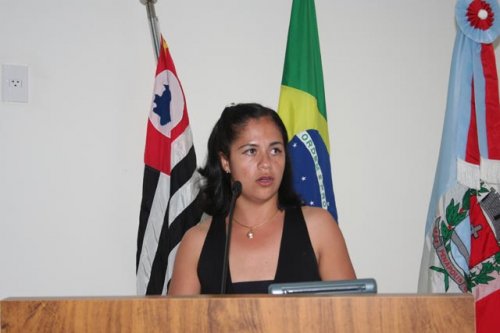 HOMENAGEM: Kelly Vargas recebe título de “Professor do Ano”