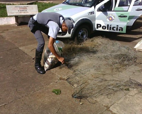 Polícia Ambiental faz apreensão de redes e peixes em Luiziânia