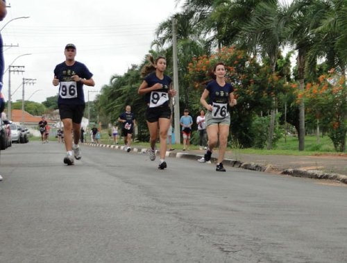 Circuito de Caminhada e Corrida arrecada fraldas geriátricas