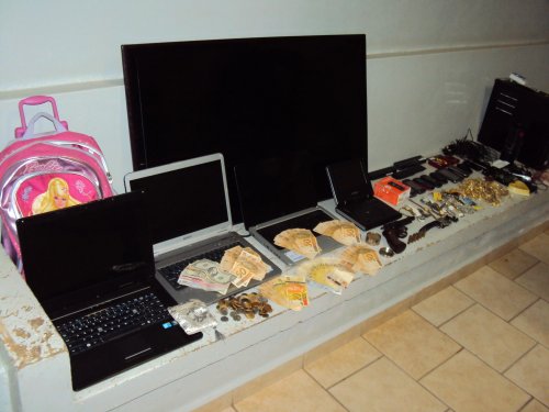 Polícia prende assaltantes e produtos eletrônicos