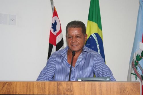 HOMENAGEM: José de Assis Soares recebe título de Servidor do Ano