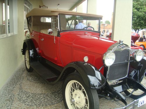 Foi um grande sucesso a exposição de carros antigos