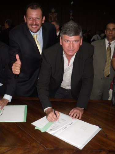 Assinado convênio de R$ 100 mil conquistado para o Hospital Espírita pelo vereador Ricardinho Castilho com deputada Regina