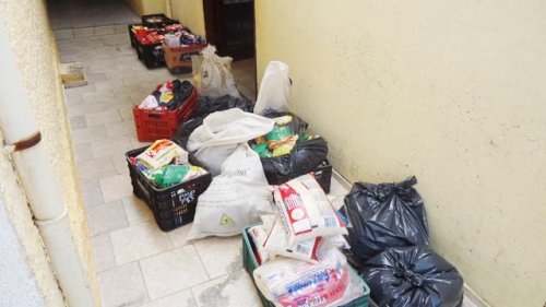 Alimentos vencidos são apreendidos em entidade