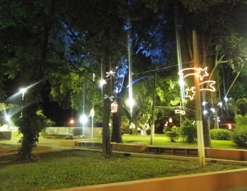 Praça 9 de Julho recebe decoração natalina diferenciada