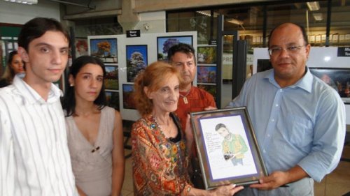 Prefeito entrega prêmio aos vencedores do Projeto Retratos da Cidade