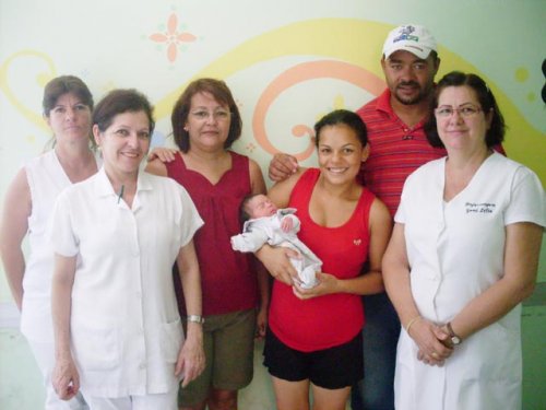 SANTA CASA: Primeiro bebê nascido em 2012 é de casal de Luiziânia
