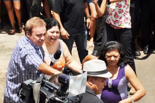 Gugu visita Luiziânia e grava programa para entregar casa