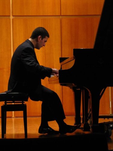 PIANO: Cultura promove Recital com Silvanio Reis