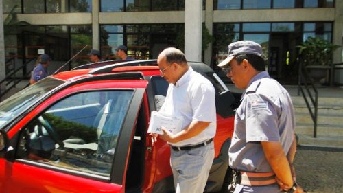 Com recursos do Febom, Prefeitura entrega novo veículo para Bombeiros
