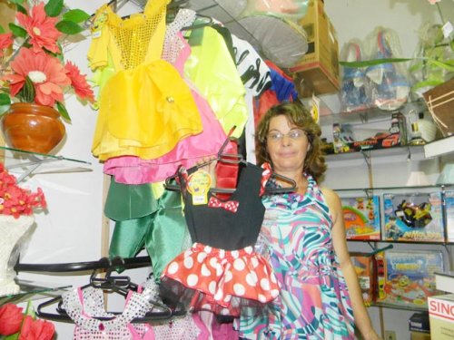 CARNAVAL: Brinquedos e acessórios motivam comerciantes