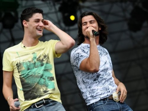 Hoje tem show de Munhoz e Mariano no recinto de exposições