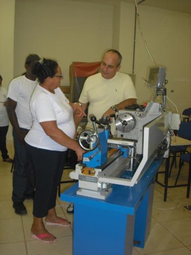 Alunos do EJA iniciam curso de Torneiro Mecânico
