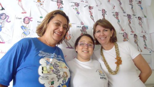 DEDICAÇÃO: Jovem mostra talento na arte para superar limitações