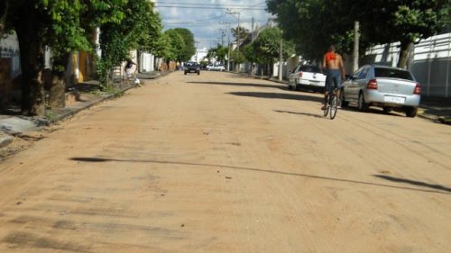 Trecho da rua Santa Clara é recapeado