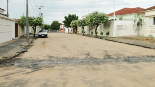 Recapeamento atinge trechos da avenida Cunha Cintra