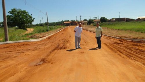 João Luís leva asfalto para todo o bairro Pereirinha
