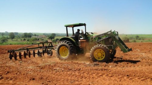 Prefeitura auxilia produtor rural na conservação do solo