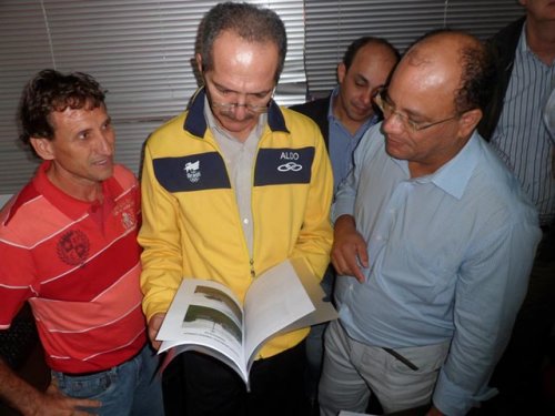 Prefeito e secretários prestigiam visita do Ministro Rebelo em Queiróz