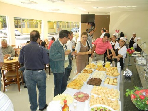 Big Mart inaugura lanchonete e restaurante
