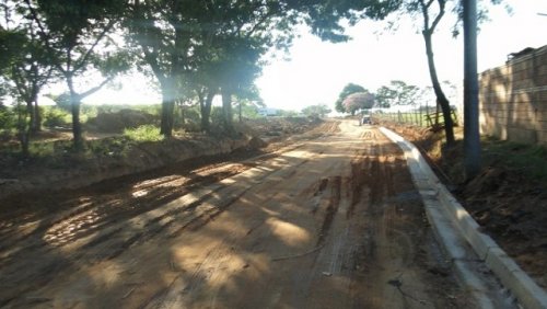 Pavimentação atingirá diversas ruas do residencial Santa Leonor