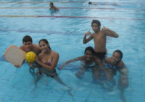 CRAS leva jovens para passeio no Sesi-Birigui