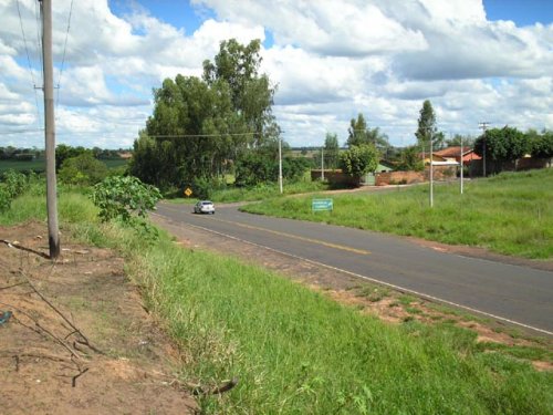 Prefeito reitera pedidos para rotatória no Pevi
