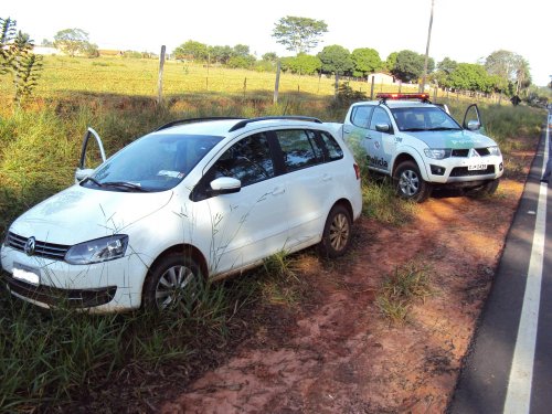 Bandidos roubam casal em Avanhadava