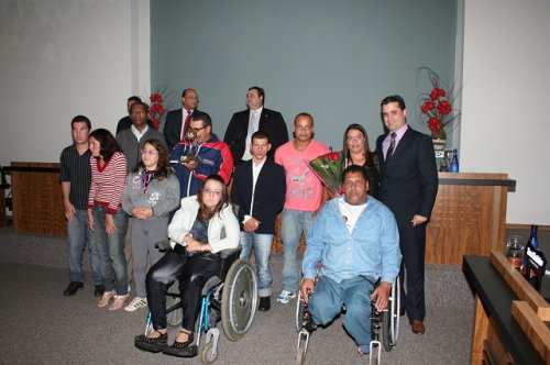 Equipe de Atletismo PCD de Penápolis/Retesp recebe a Medalha Ayrton Senna