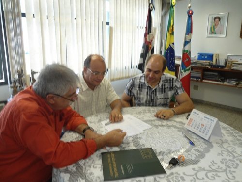 Vereador Hugo Crepaldi propõe programa de humanização da Saúde