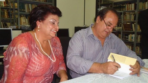 Penapolense realiza Noite de autógrafos na Biblioteca Municipal