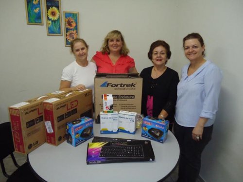 Secretaria de Assistência Social ganha computadores da Rede CAAS