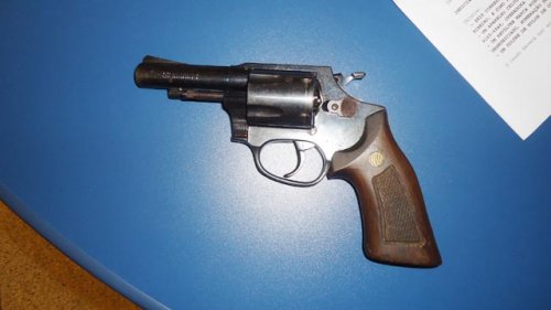Polícia prende cinco pessoas em operação