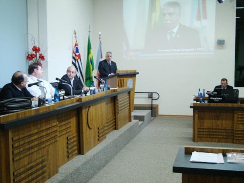 Câmara aprova proibição de pintura de propaganda eleitoral em muros