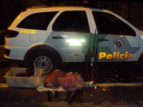 Polícia ambiental flagra caça de capivara