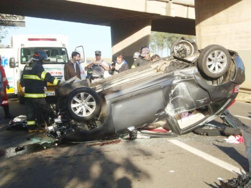 Supervisor morre após carro cair de ponte na Rondon