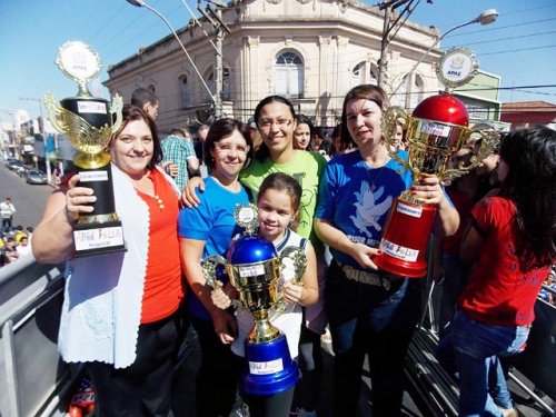 EVENTO: APAE Folia é realizado com grande participação do público