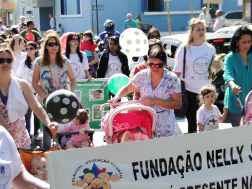 3ª Semana do Bebê: Evento é sucesso e termina com passeata pelas ruas da cidade