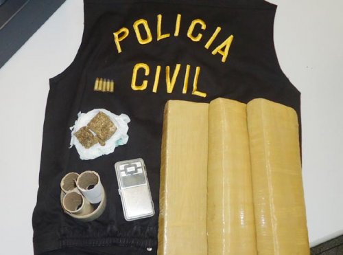 Polícia Civil realiza operação e prende três pessoas