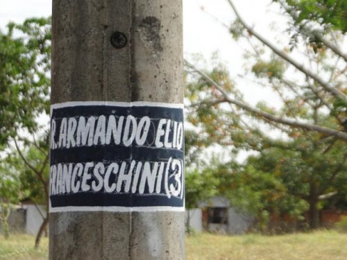 Jardim Pevi: Ruas recebem nomenclaturas em postes de luz
