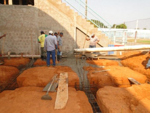Estádio: Duas novas frentes de arquibancadas são concretadas
